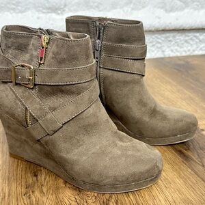 Stylish Brown Suede‎ Ankle Boots